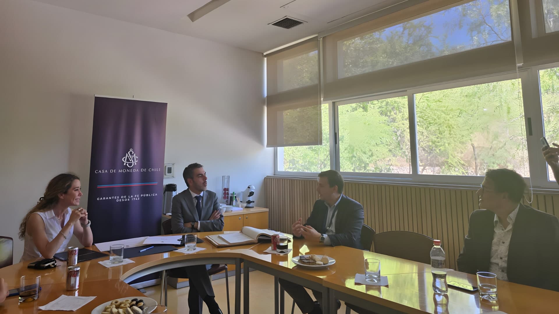 Casa de Moneda de Chile y Universidad Adolfo Ibáñez se unen para el desarrollo de diplomas seguros